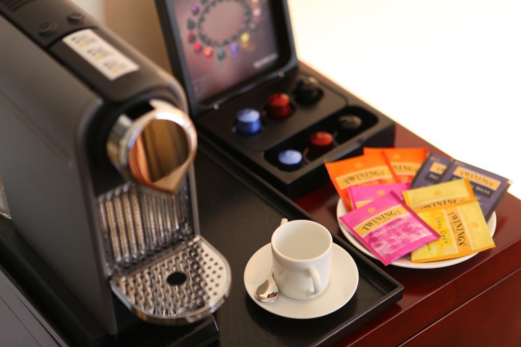Business Class King Room - Smoking - Eco Plan (No Cleaning)